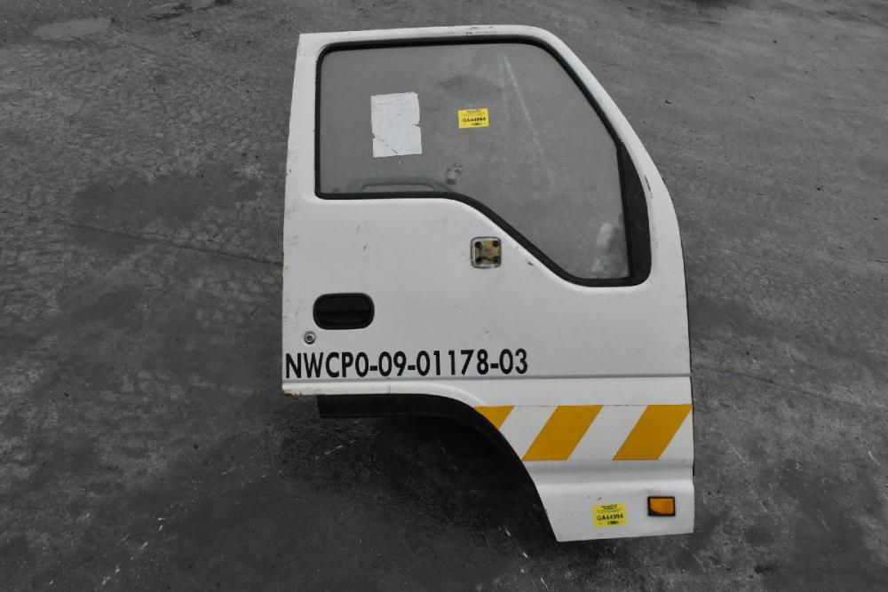 Πόρτα Εμπρός Δεξιά Isuzu NQR NPR 1994-2007 (Χωρίς Καθρέφτη)