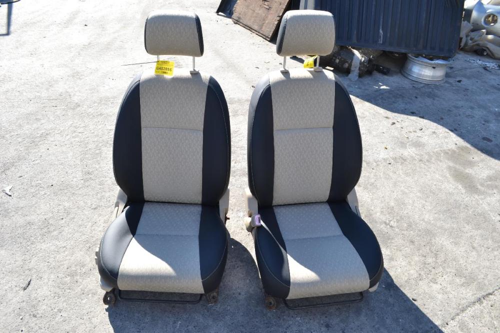 Καθίσματα (Σέτ Αριστερό-Δεξί) Toyota Hilux KUN 2005-2015 (Ανακατασκευής)