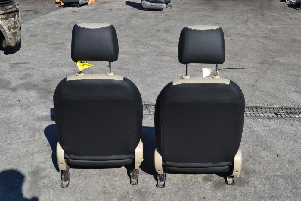 Καθίσματα (Σέτ Αριστερό-Δεξί) Toyota Hilux KUN 2005-2015 (Ανακατασκευής)