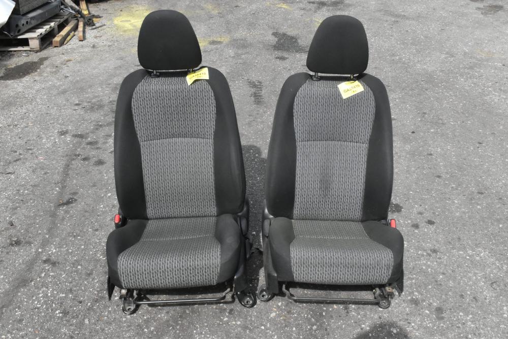 Καθίσματα (Σέτ Αριστερό-Δεξί) Toyota Yaris 2011-2019