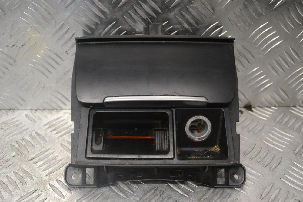 Τασάκι - Αναπτήρας Audi A4 2008-2012 8K0857965 8K0857951 (Γνήσιο)