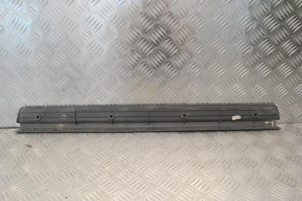 Κάλυμμα Μαρσπιέ Mitsubishi Pajero Sport 1998-2007 MR227571 (εσωτερικό, Μπροστά αριστερή πόρτα )